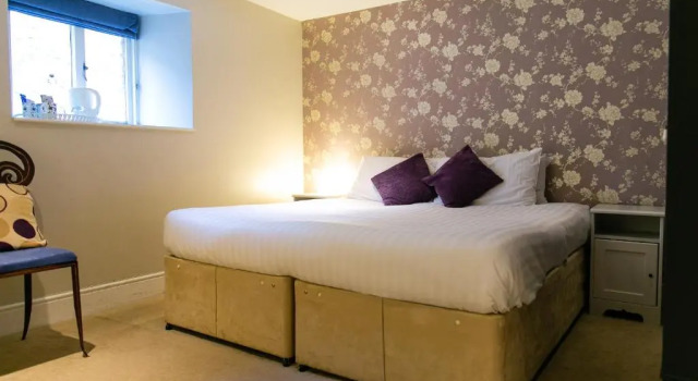 The Maltsters Arms, Book Bed and Breakfast Hoteller i Totnes med parkering, Parkering