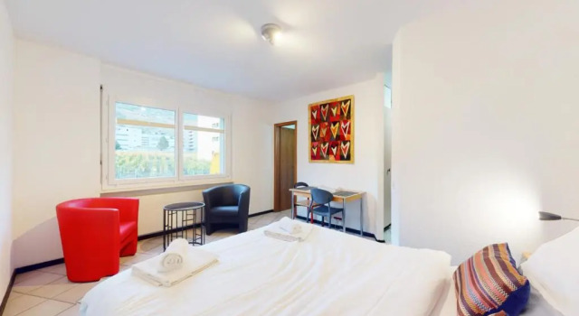 Spacious studio in a nice area in Sierre, Varaa Hotelli Sierre 