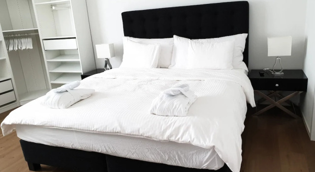 Montreux Boutique Apartment 3 Bedroom, Забронировать Апартаменты/квартира Отели Монтрё с парковкой, рядом с Выставочный центр Монтрё, Парковка