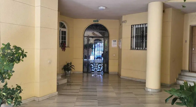 Newly Refurbished Luxury 3 Bed Duplex Apartment