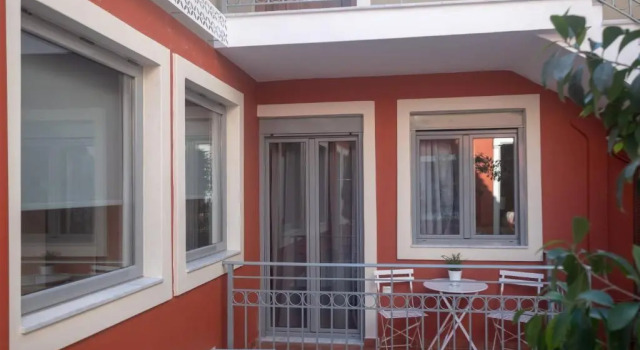 Апартаменты с балконом ATHENIAN YARD SUITES