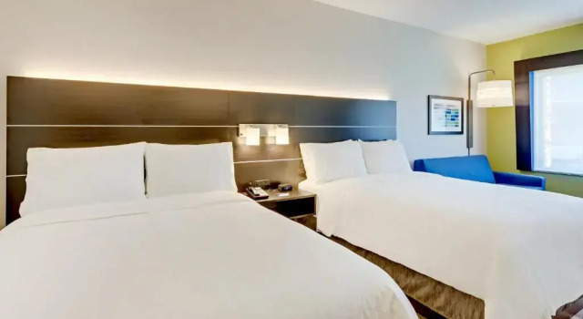 Четырёхместный люкс Holiday Inn Express & Suites Winston Salem Sw Clemmons by IHG