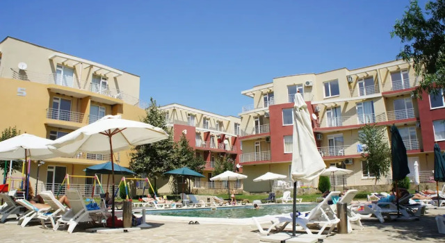 Quiet Family Apartment in Sunny Day, Забронировать Апартаменты/квартира Отели области Бургас с бассейном, Бассейн
