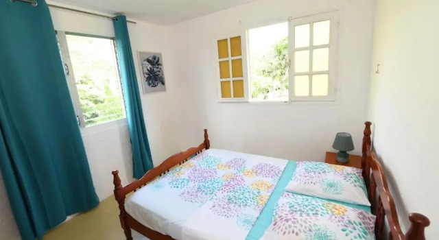 972D4 - Les 2 Palmiers - Bas de villa 60m2 jardin 2000m2