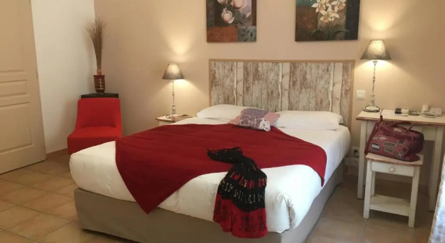 Номер Comfort Hotel Les Ambres