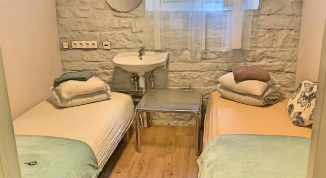 Süda street Hostel, Rezervovat Hostel Hotely v Harjumaa s parkováním, Parkování