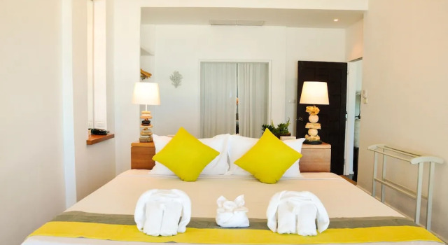 Maiton Beachfront Villa, Забронировать Вилла СПА-отели острова Пхукета, SPA-услуги