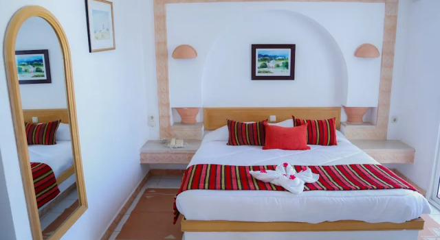 Одноместный номер Standard с балконом Aljazira Beach & Spa  -  Families and Couples Only