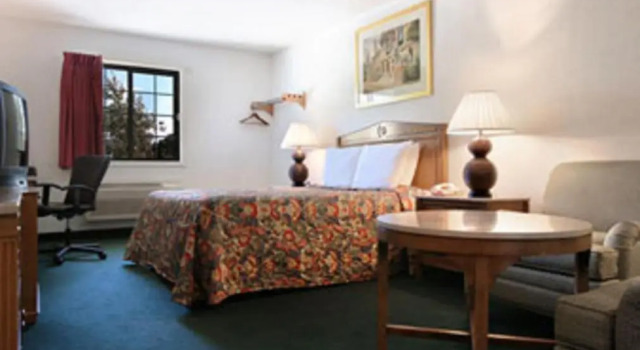 Номер Deluxe Travelodge by Wyndham Waukegan Gurnee