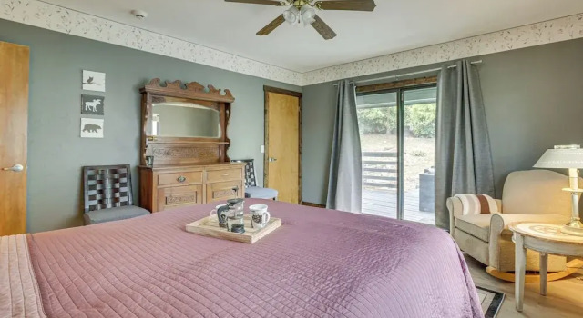 Partial Lake Arrowhead View: Cabin w/ Game Room!, Забронировать Дом для отпуска Виллы Лейк-Эрроухэд, Вилла