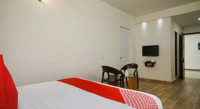 OYO 15574 Caprice Residency, South