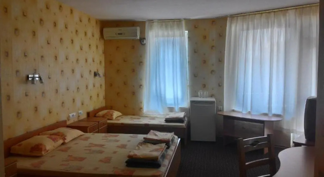 Трёхместный номер Standard с балконом и с красивым видом из окна South Beach Hotel