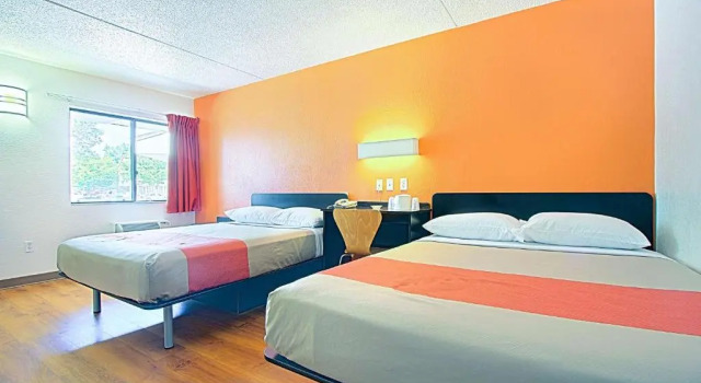 Четырёхместный номер Standard Motel 6-East Brunswick, NJ