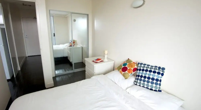 Backpacker College at EC Vancouver: APT Living, Забронировать Хостел Хостелы Ванкувера, рядом с Granville Island Ferry Dock, Хостел