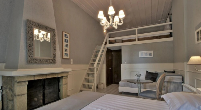 Четырёхместный номер Standard с балконом и с видом на горы Boutique Hotel Skamnos Arachova