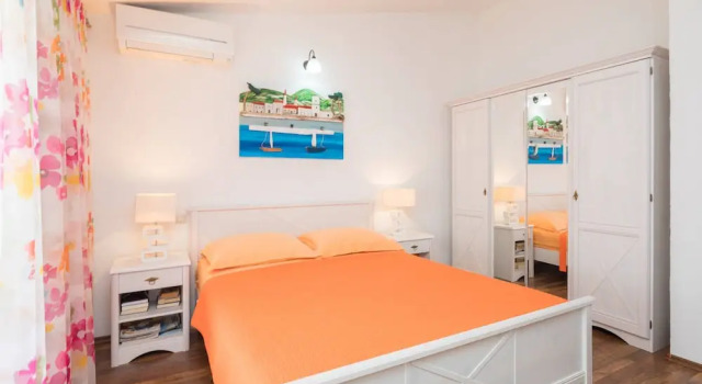 Gem of the sea luxury beach apartment with brand new heating infinity pool, Забронировать Апартаменты/квартира Отели Трогир с бассейном, рядом с Частный Пляж «Сикрет Гарден Барада Бич Апартмент», Бассейн