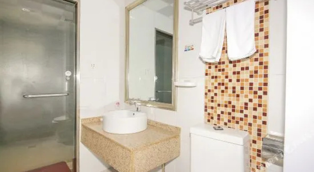 Zhangye Donghu Longyuan Hotel, Book Hotel Zhangye Gansu
