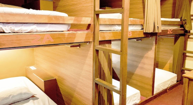 Cama en dormitorio compartido (dormitorio compartido masculino) Omah Pelem Syariah