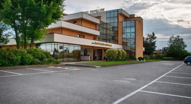 Albergo Papillon, Book Hotel Hotels in Franciacorta with Breakfast, Breakfasts