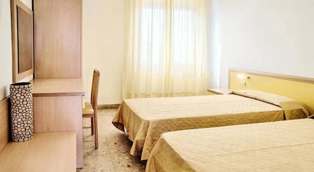 Tourist Residence, Забронировать Отель Отели Побережья Марок с завтраком, Завтраки