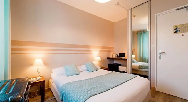 Двухместный номер Standard Hôtel INDARRA & SPA - Piscine