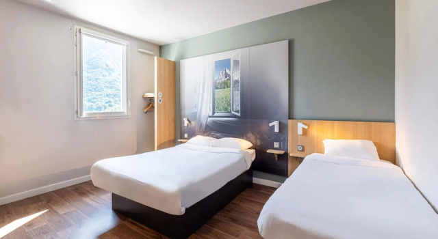 Трёхместный номер Standard B&B HOTEL SAINT-JEAN de Maurienne