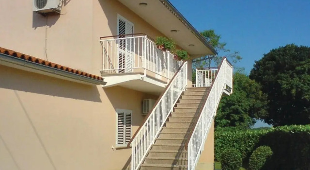 Awesome Home in Hrboki With Wifi and 3 Bedrooms, Book Hotel Hoteller i Hreljici med pool, Swimmingpool