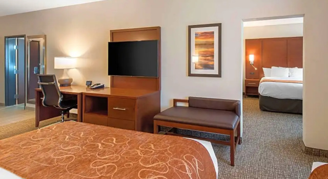 Шестиместный люкс Comfort Suites Denver International Airport