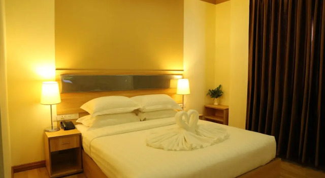 Люкс Vegas Hotel - Nay Pyi Taw