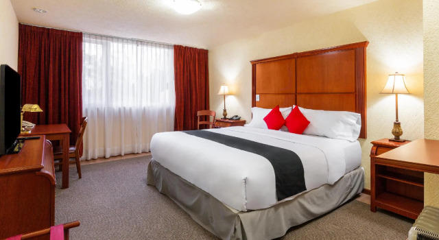 Camera Superior Howard Johnson by Wyndham Toluca