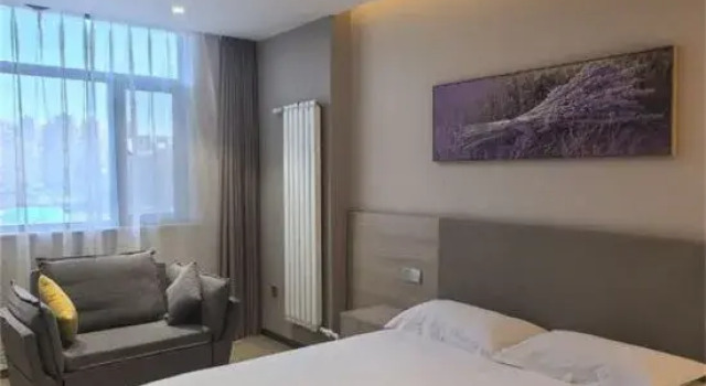Люкс Yijia 365 Chain Hotel (Shijiazhuang Canal Bridge Railway University Yitang Metro Station Branch)
