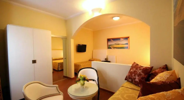 Sangallo Hotel, Забронировать Отель Отели в центре Монте-Сан-Савино с завтраком, отели в центре Монте-Сан-Савино с завтраком