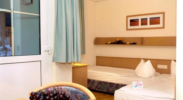 Бунгало Jembo Park Hotel