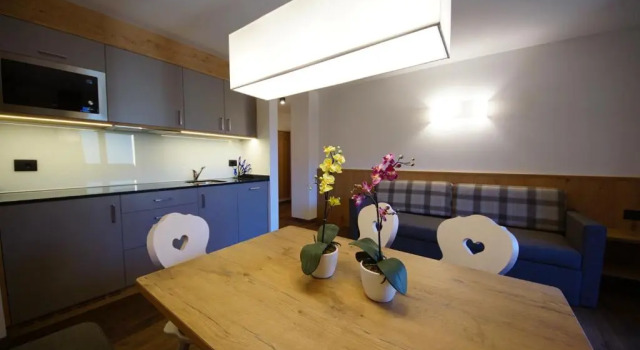 Апартаменты с 2 комнатами с балконом Chalet Apartments Ambria