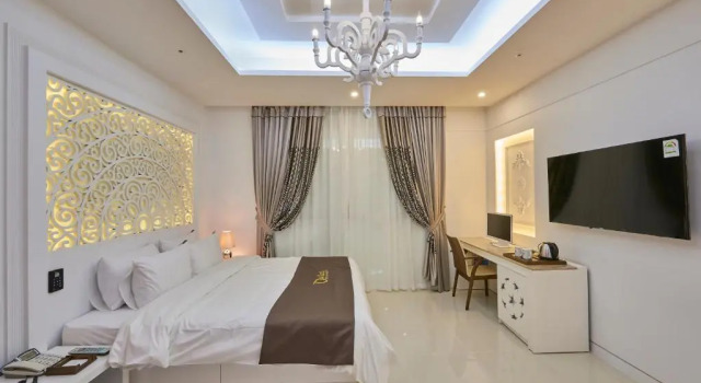 Полулюкс Dubai Hotel