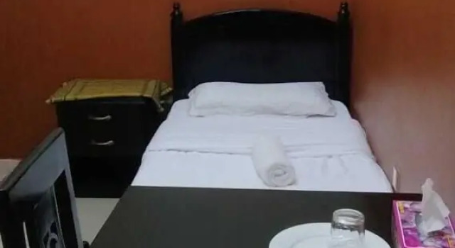 Номер Economy Five Continents Hotel