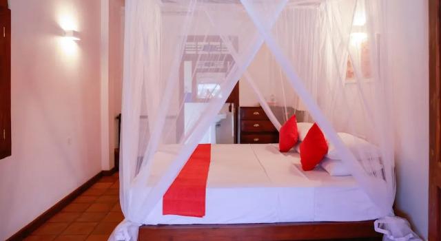 South Point Cottage - Whole Villa 3 Bedrooms (Sleeps 6)