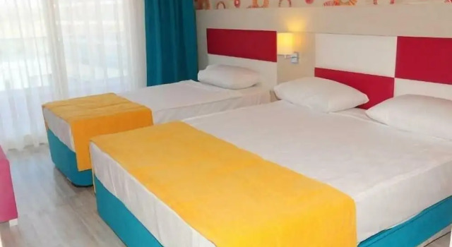 Двухместный номер Standard с балконом Side Win Hotel