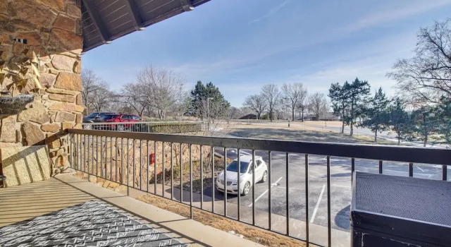 Walk to Grand Lake: Modern Monkey Island Condo, Book Lejlighed Monkey Island Oklahoma