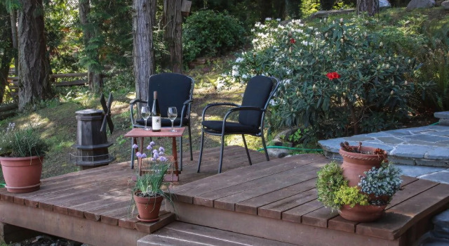 Salmonberry Inn, Prenota Hotel Pender Island Gulf Islands