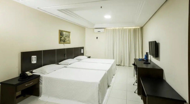 Трёхместный номер Standard Crystal Plaza Hotel