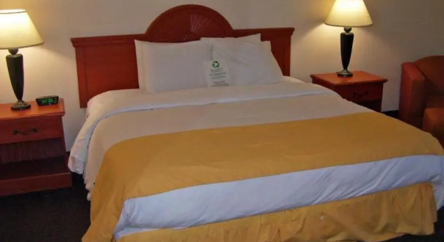 Comfort Inn & Suites Airport, Забронировать Отель Мемфис Теннесси, рядом с Methodist South Hospital