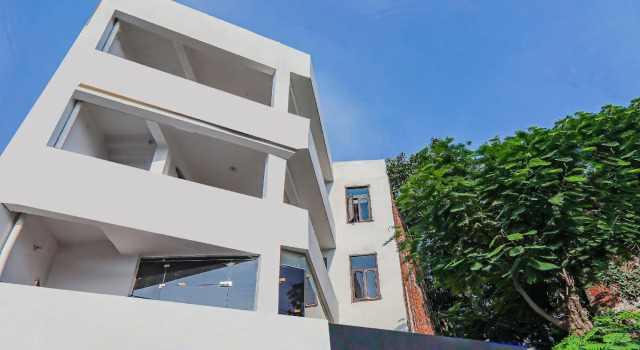 Capital O 81995 Hotel Sms, Забронировать Отель Отели Гомти Нагара 3 звезды, 3*