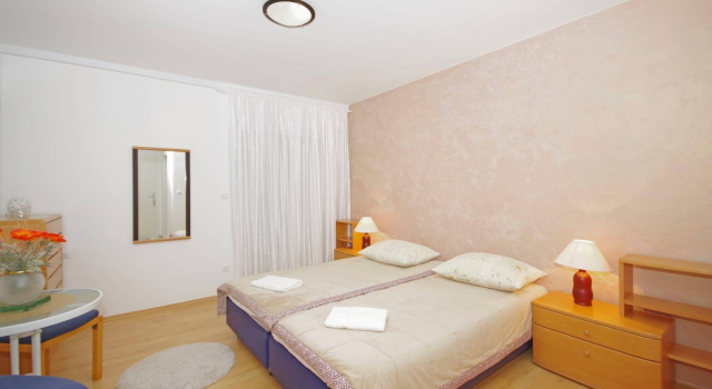 Studio apartment JaVi - free private parking: SA2 Trogir, Riviera Trogir, Забронировать Апартаменты/квартира Апартаменты Трогир, рядом с Общественный Пляж Кузмич, Апартаменты/квартира