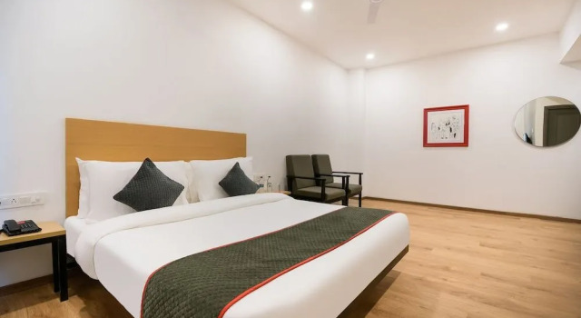 OYO Townhouse 217 The Awadh Airport, Book Hotel Lucknow Uttar Pradesh