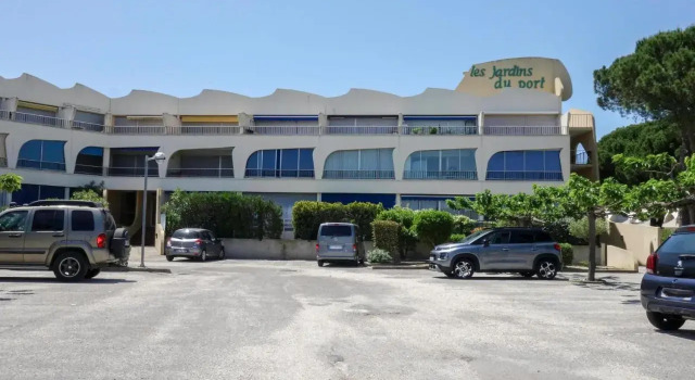 Les Jardins du Port - INH 31264, Boek Hotel Hotels in Camargue met parkeren, Parkeren