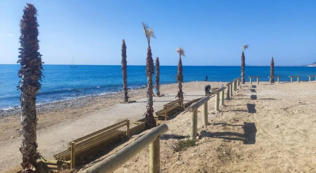 Апартаменты Primera línea de mar con piscina, gimnasio y parking 2 hab y 2 baños