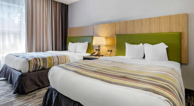 Четырёхместный люкс c 1 комнатой Country Inn & Suites by Radisson, Aiken South