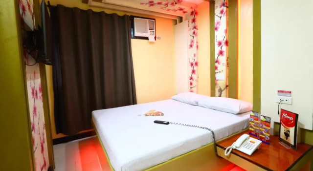 Номер Deluxe Hotel Sogo Makati Avenue