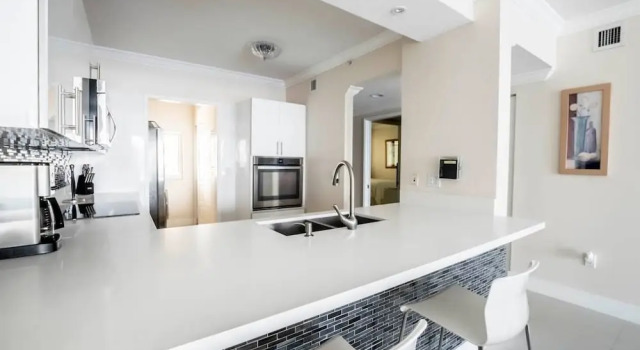 Le Marina Bay 1006 by Go Florida Condo Sunny Isles